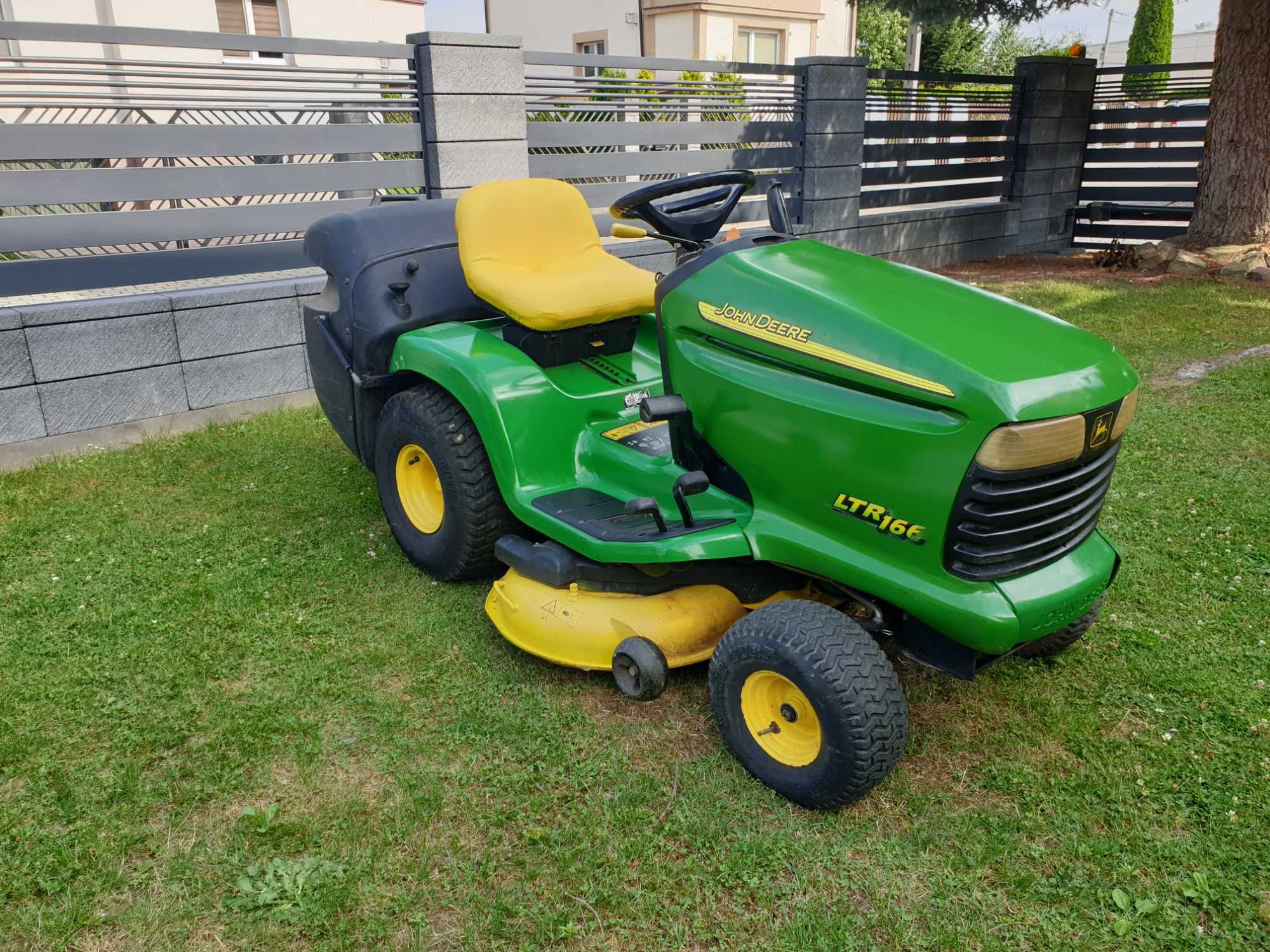 Traktorek kosiarka John Deere LTR166 Vanguard  v2 kosz