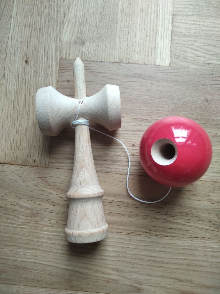 Kendama-Mokuru oryginalna drewniana zabawka zręcznościowa