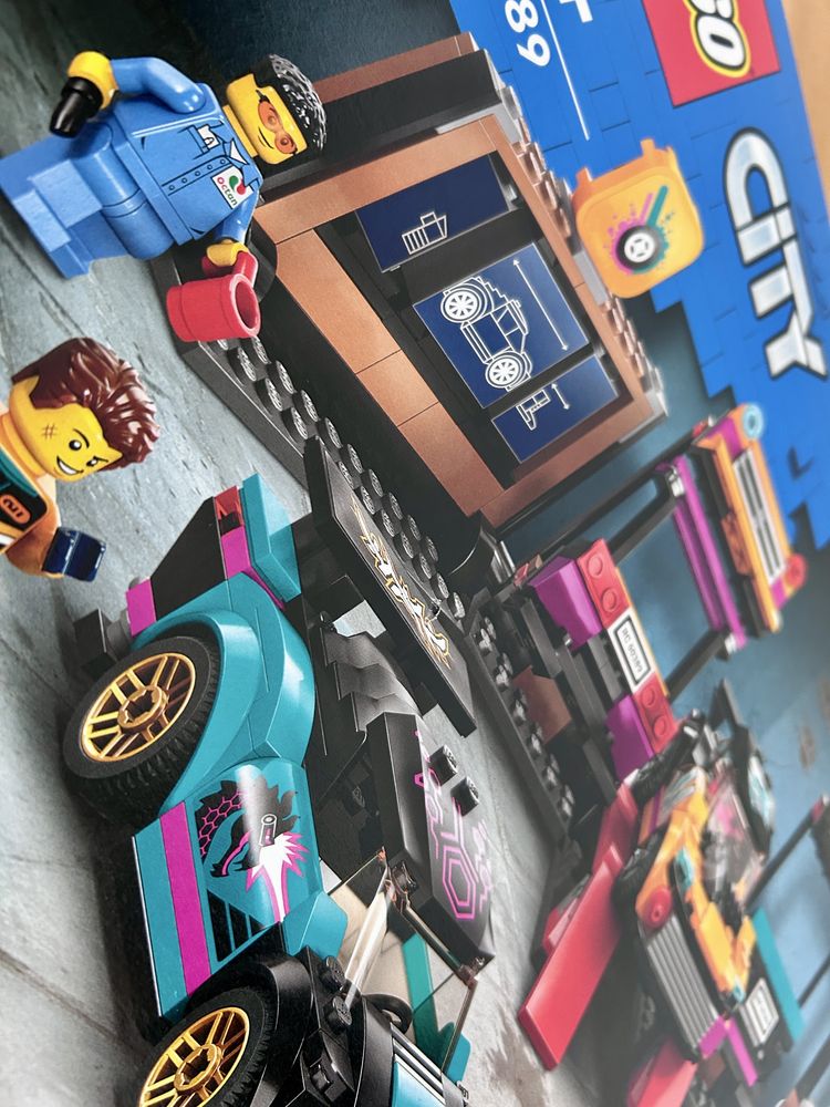 LEGO 60389 City - Warsztat tuningowania samochodów