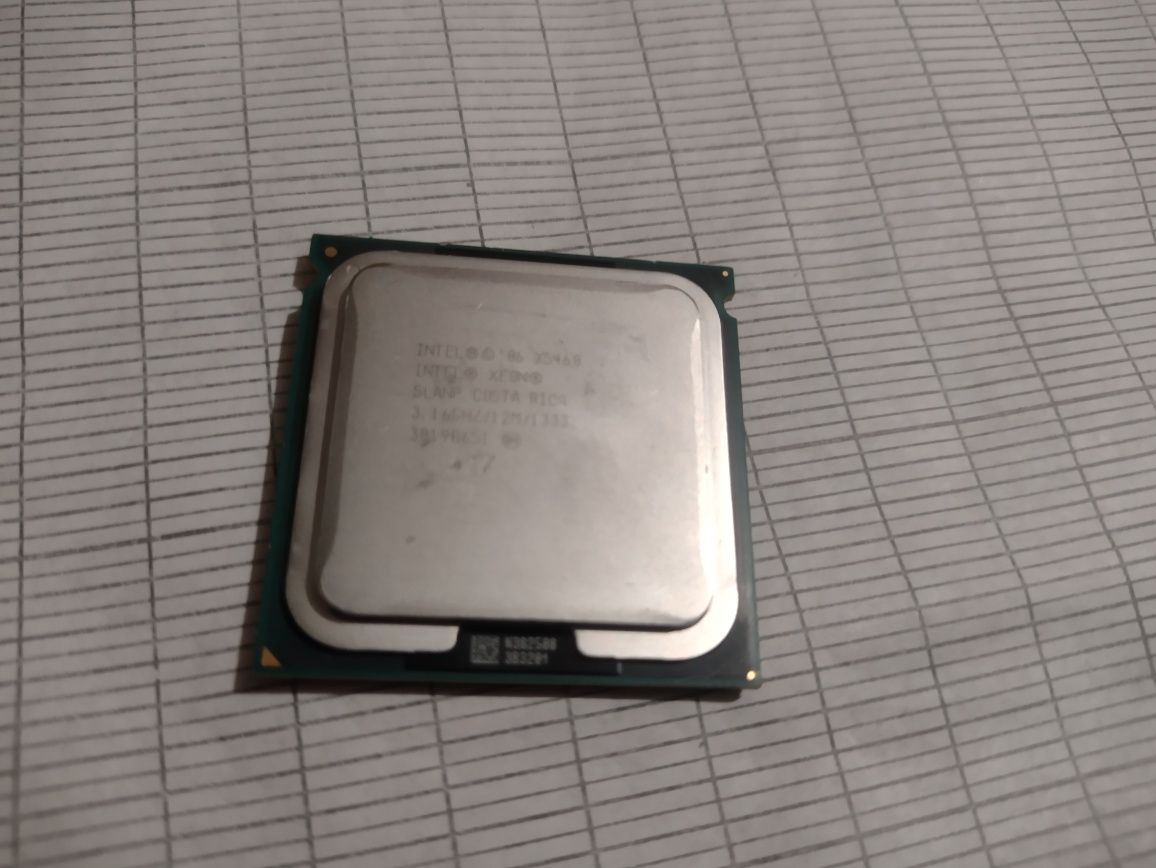 Процесор Intel Xeon X5460 4-ядра 3.16 GHz SLANP СО для  775/71

LGA775