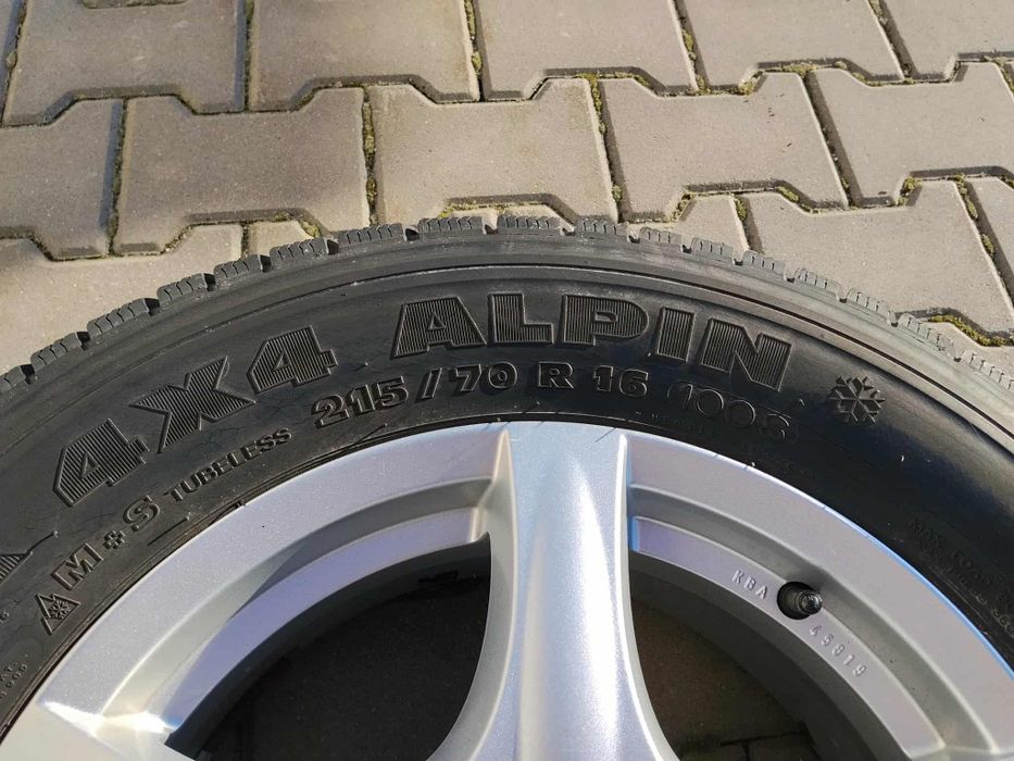 Alufelgi 215/70 R16 z oponami zimowymi