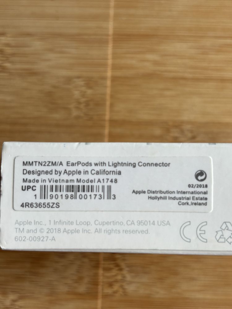 Наушники EarPods Lightning Connector
