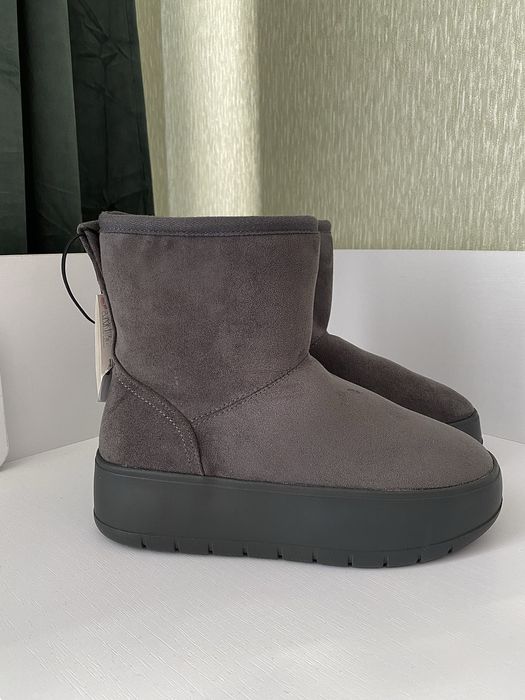 Зимові чобітки від Zara