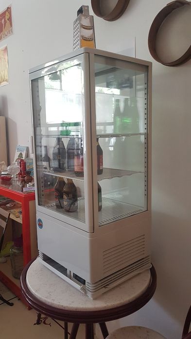 Vitrine Refrigerada Bebidas Queijos