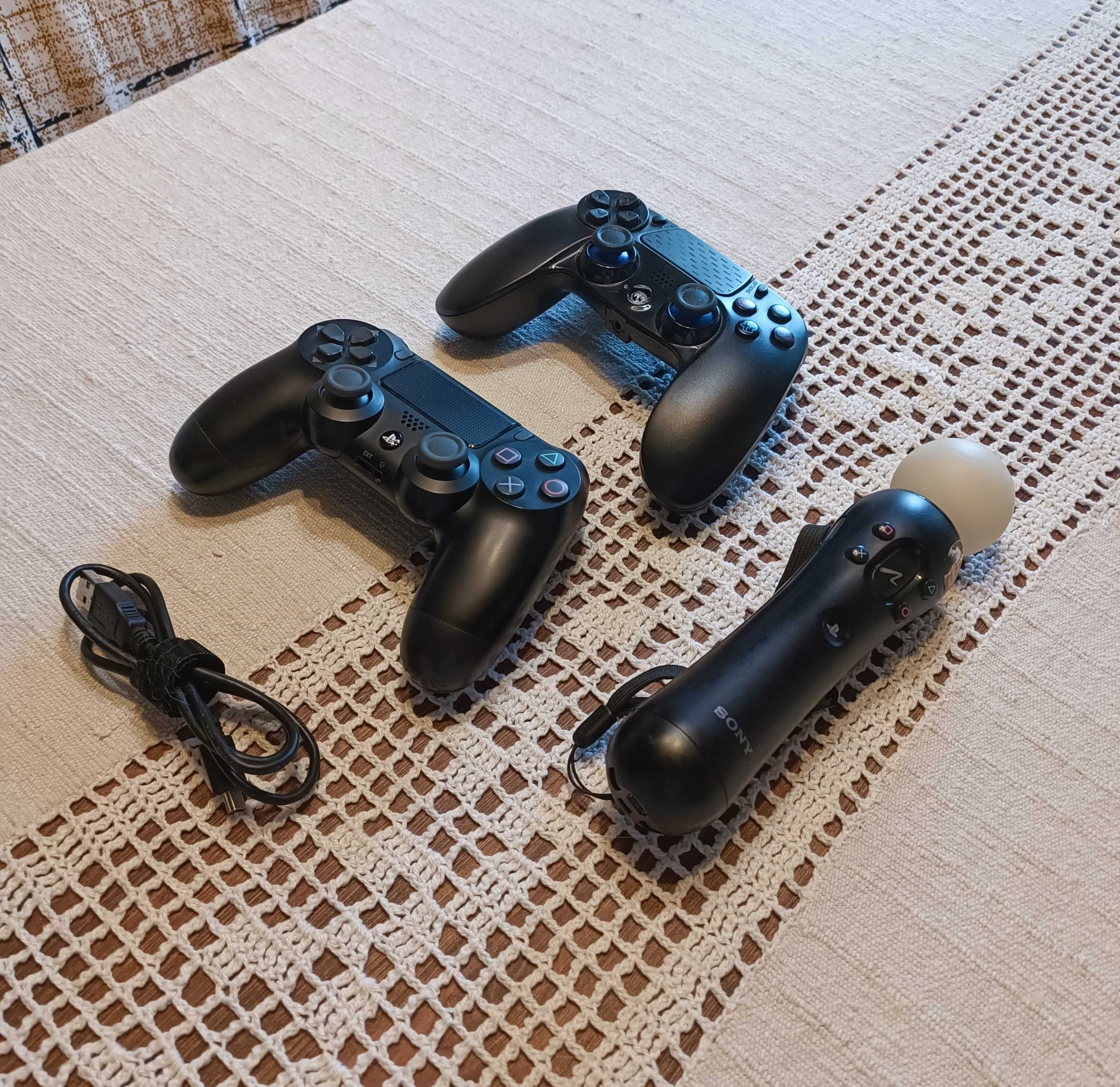 PS4 Slim com 1TB (com câmera, comandos e alguns jogos) (seminovo)