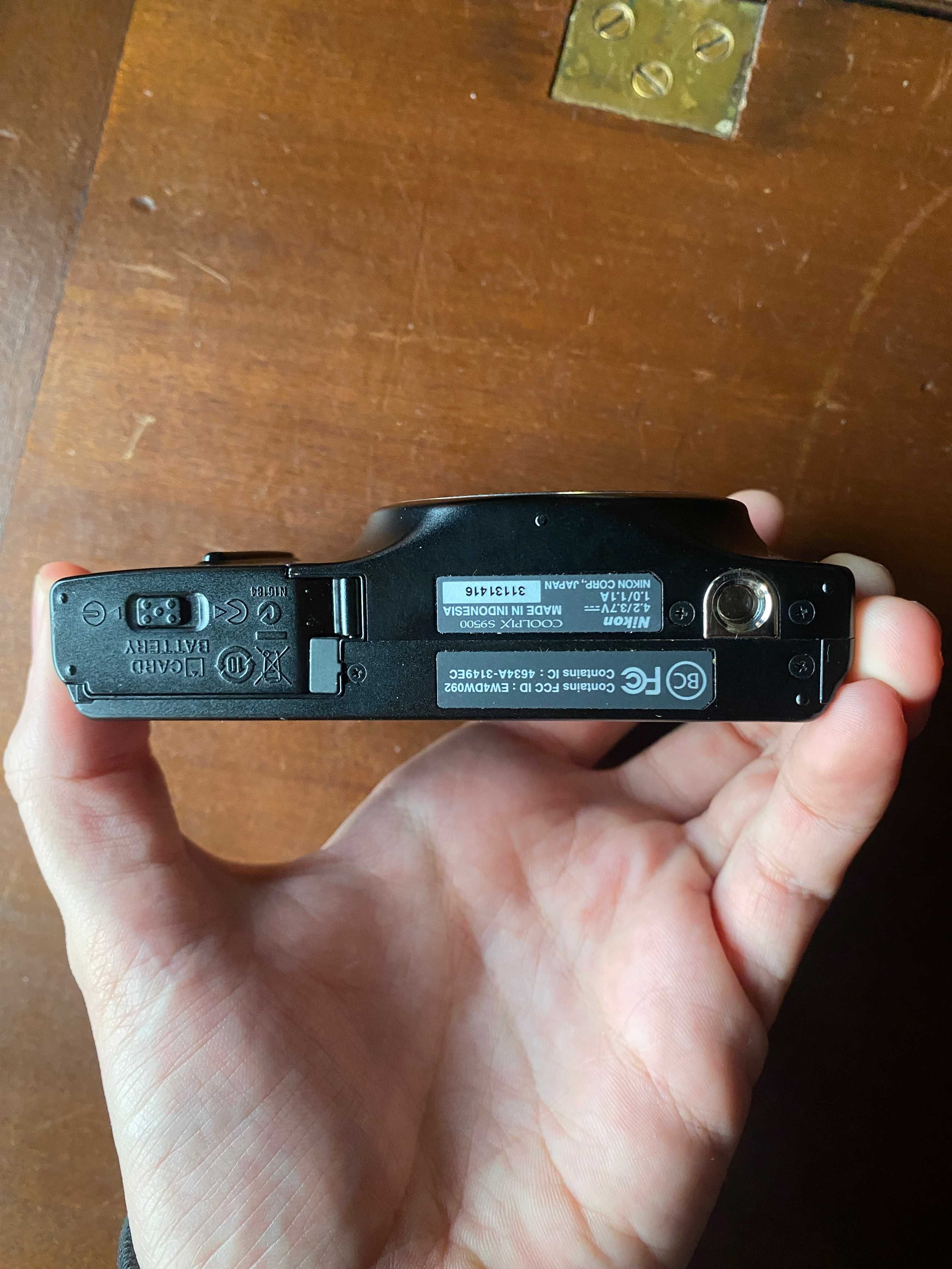 Nikon Coolpix 9500