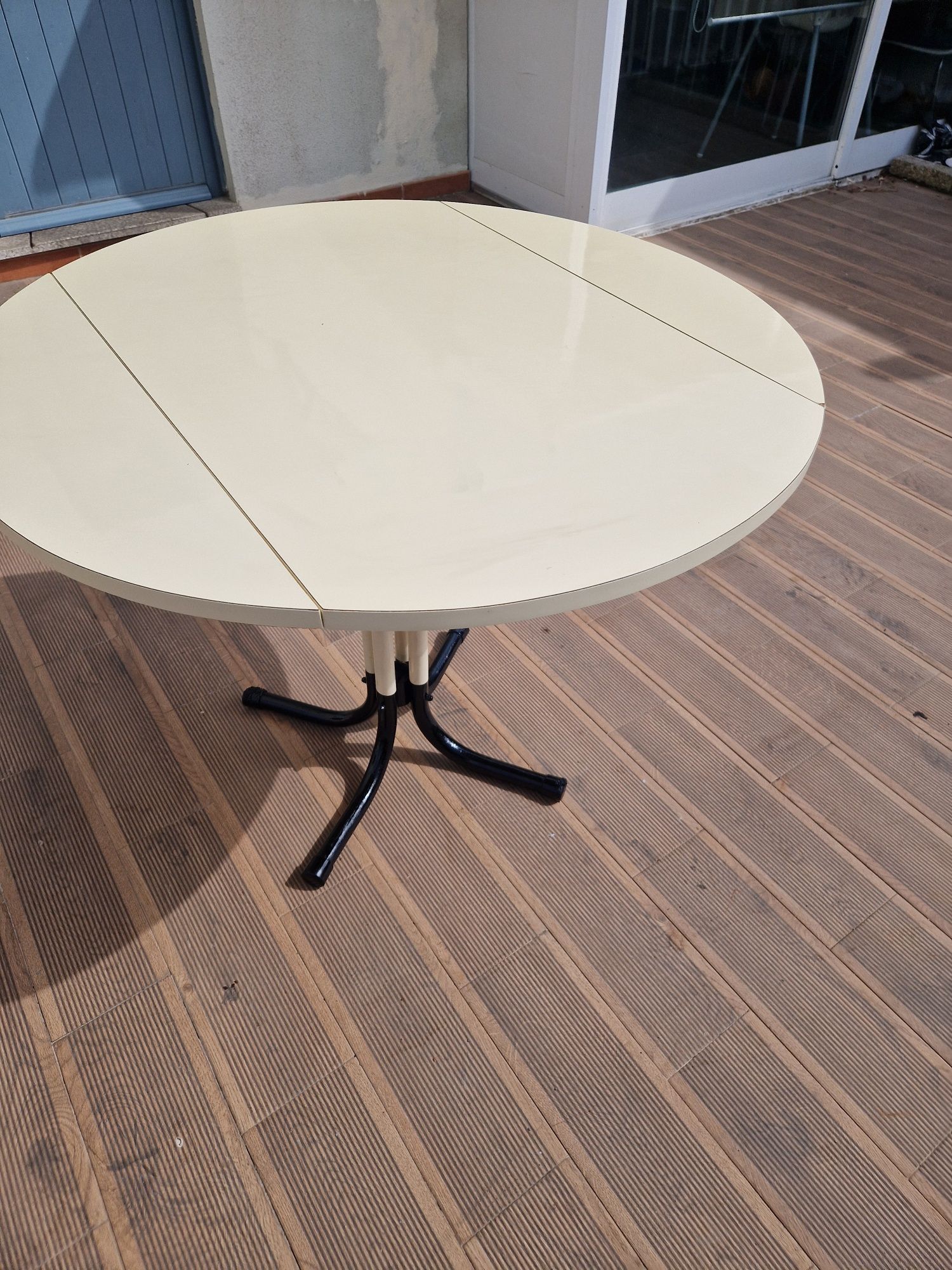Vendo mesa pequena