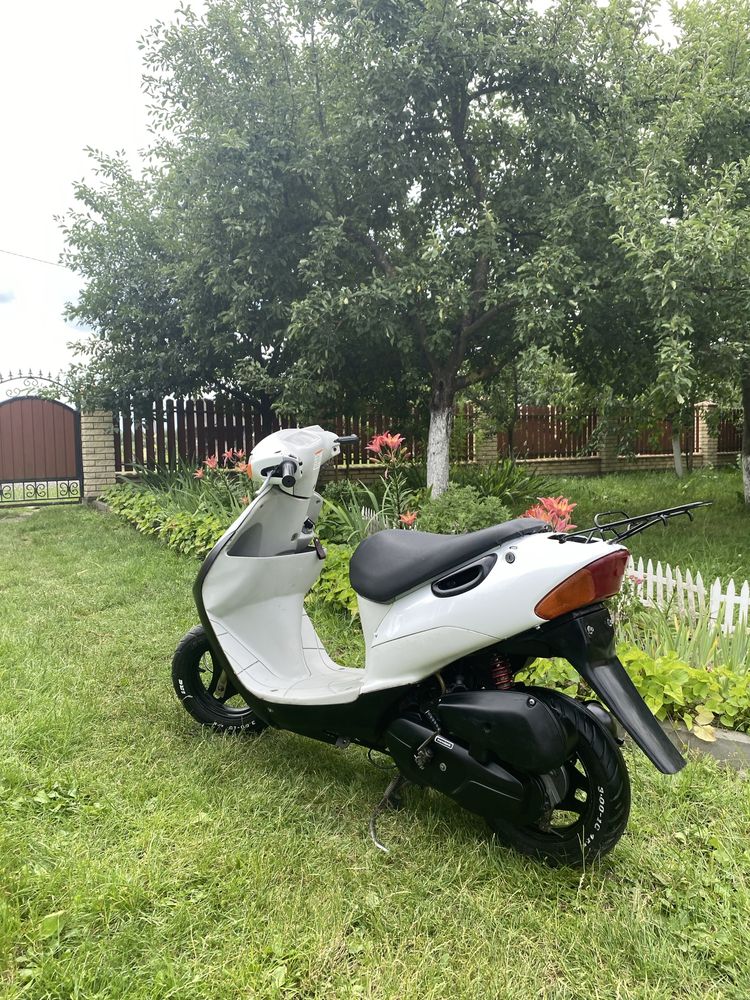 Скутер Suzuki lets 2 new