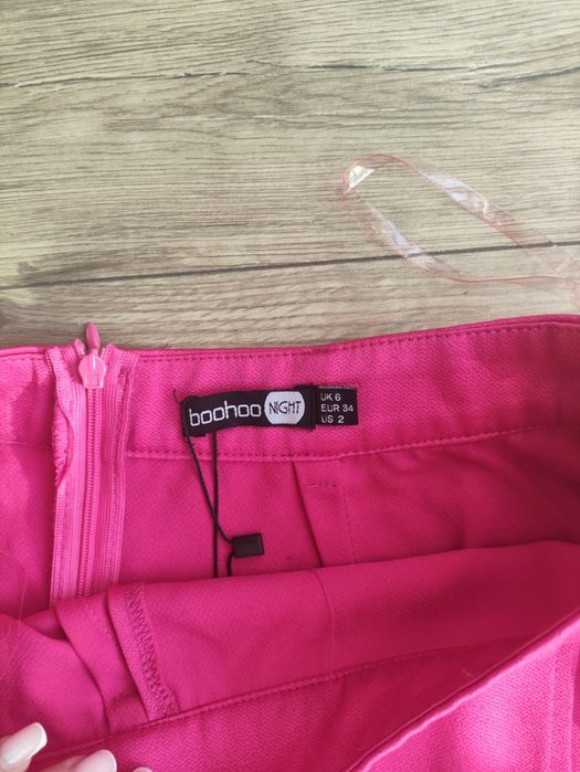 Spódnica kopertowa kolora fuksja Boohoo