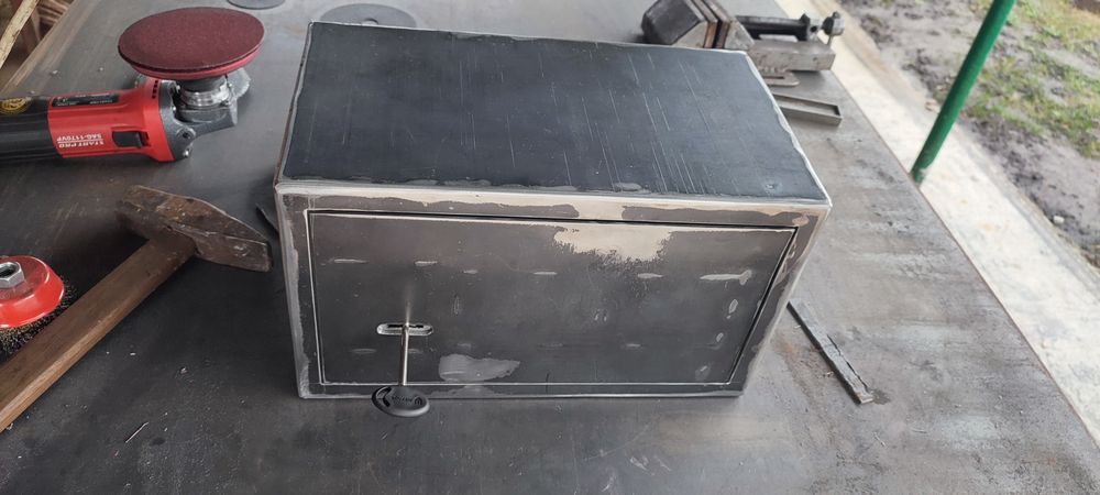 Сейф внутрішній 200×200×350