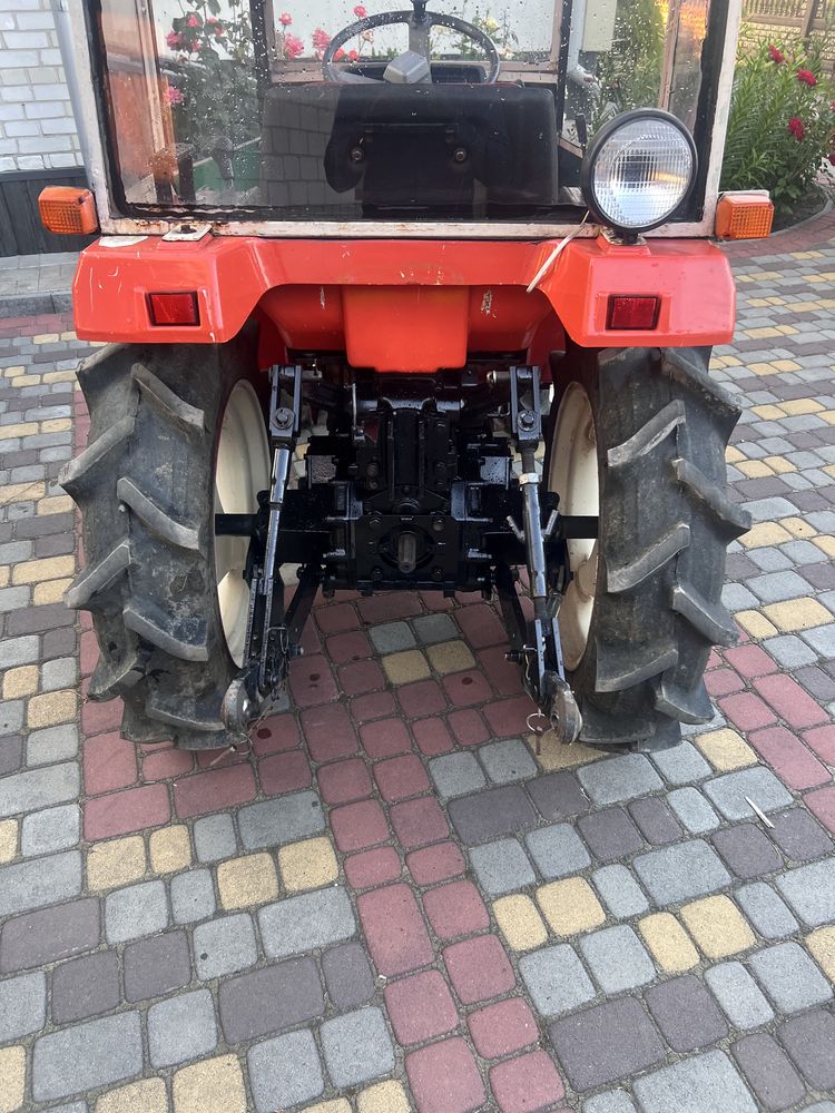 Японський міні трактор Mitsubishi mt18