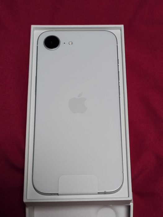 Nowy nieużywany Iphone 16e biały 128GB