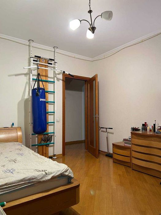 Продам видову трикімнатну квартиру Київ Левка Лук'яненка 29 Оболонь