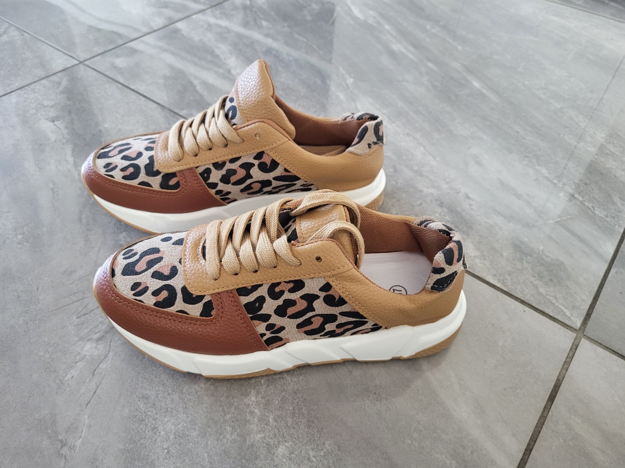 Nowe Adidasy roz. 37