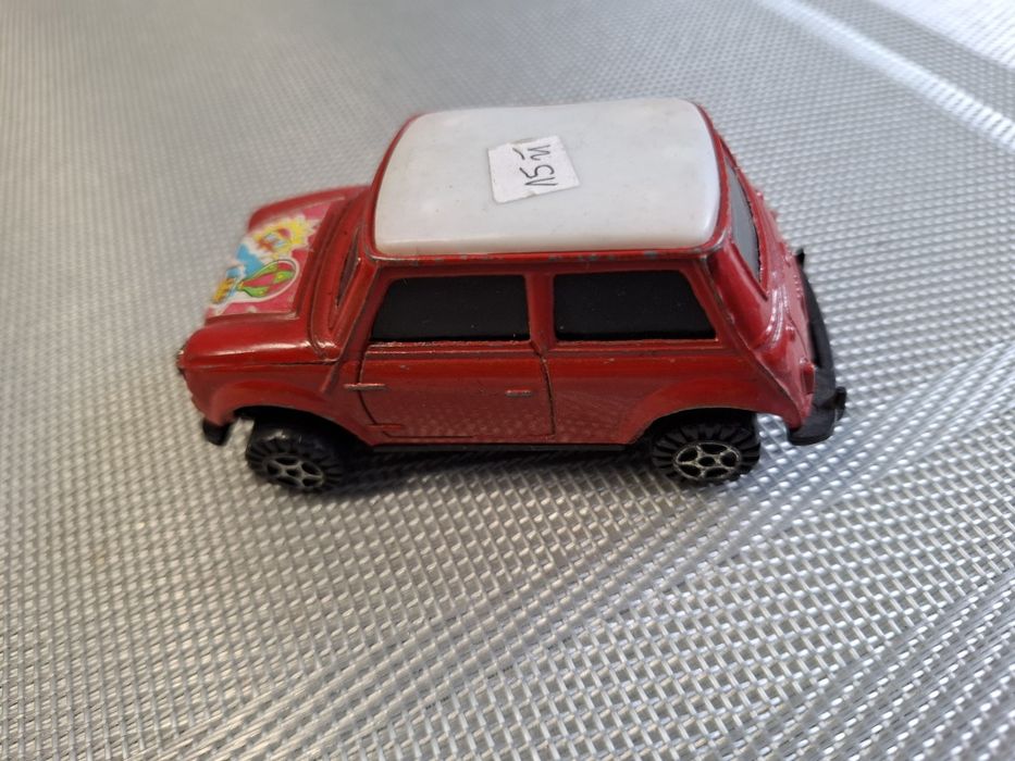 Model samochodu skala 1:43