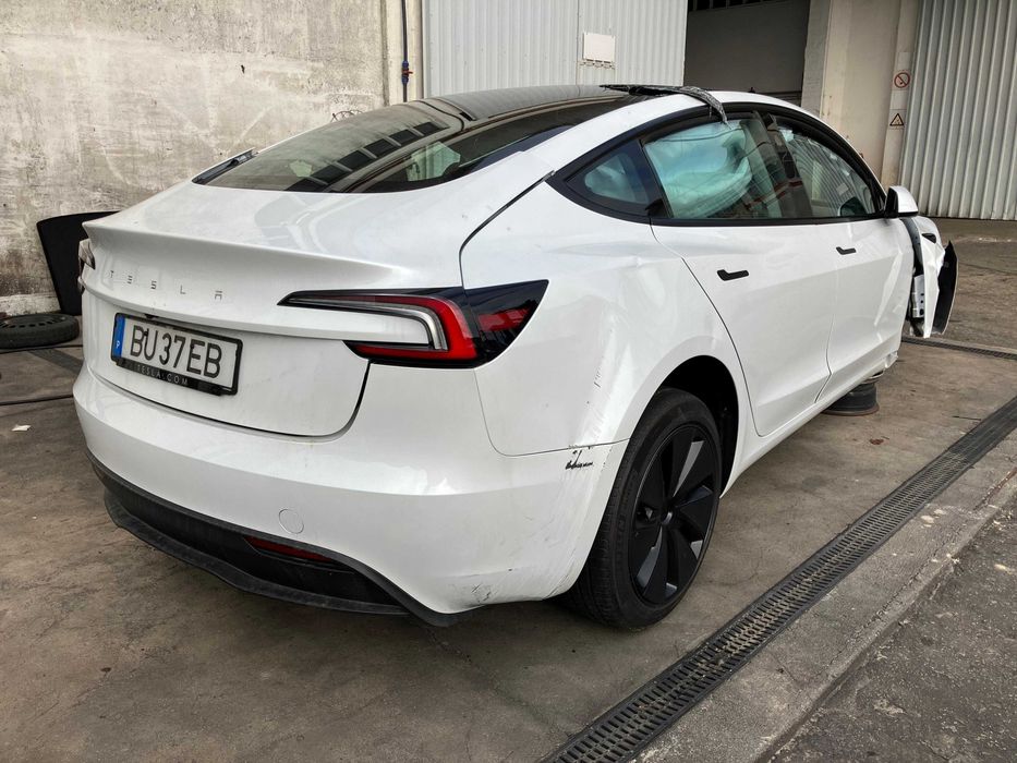 Salvado Tesla Model 3 EV 2025 | 283cv | 1.785 Km