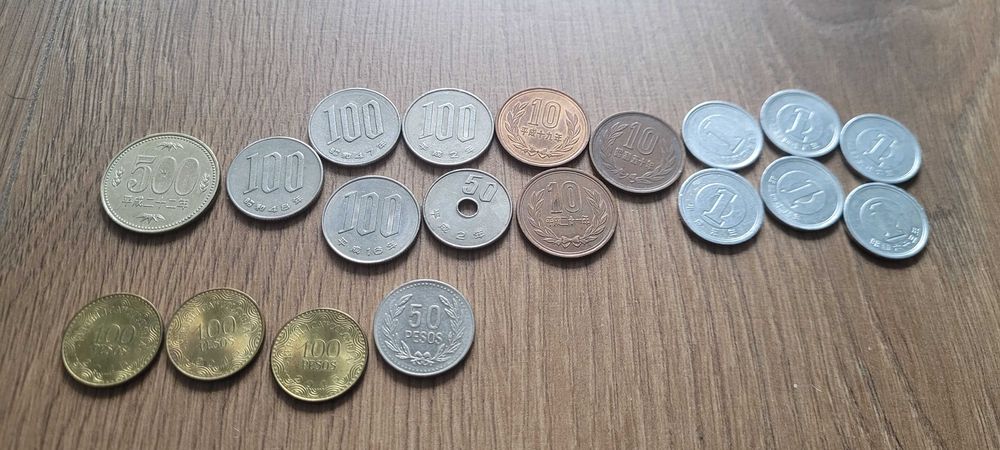 Monety Banknoty Sri Lanka Malezja Indie Japonia Nowa Zelandia Kambodża