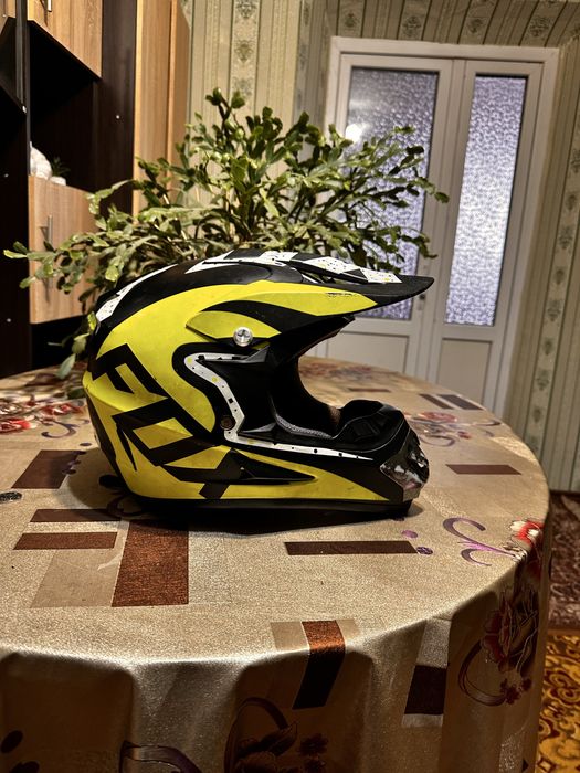 Шолом ендуро очки є