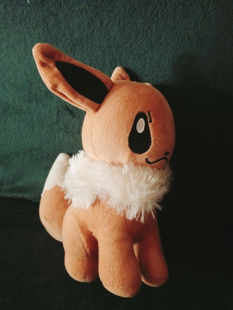 Eevee maskotka pokemony