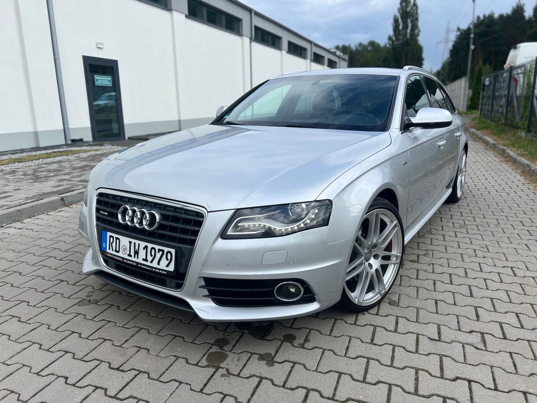 Audi A4 B8 S-Line 2.0 TFSI 211KM Quatrro Ledy Navi Alcantara Audi Drive Select