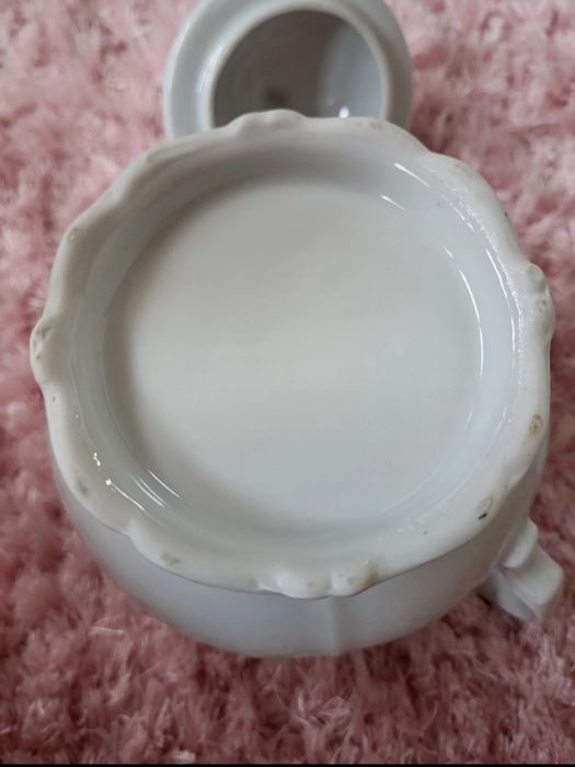 Zestaw dzbanek i cukierniczka