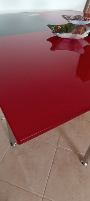 Mesa de vidro quadrada 90x90, vermelho e preto.