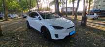 Tesla Model X P90D