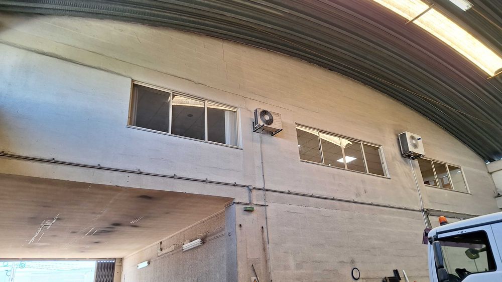 Nave industrial com ponte rolante de 5 TON + lote contíguo livre