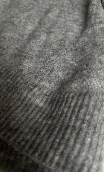 Сірий кашеміровий светр H&M, + світшот в вареному стилі Bershka