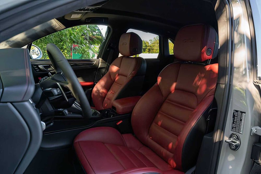 Porsche Macan      2023