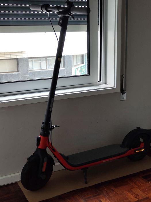 Trotinete elétrica nineboot d18