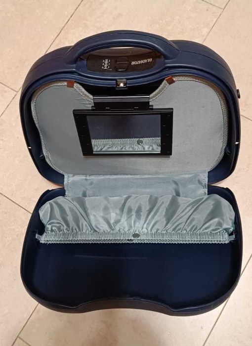 Funcional Necessaire GLADIATOR azul escuro, para viagem