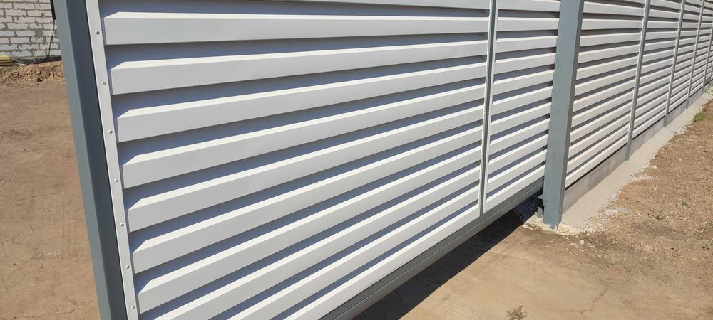 Металлические ламельные секции. Забор. Профнастил. Сайдинг