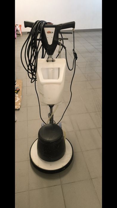 Aluguer ao Dia Lavadora de Chão