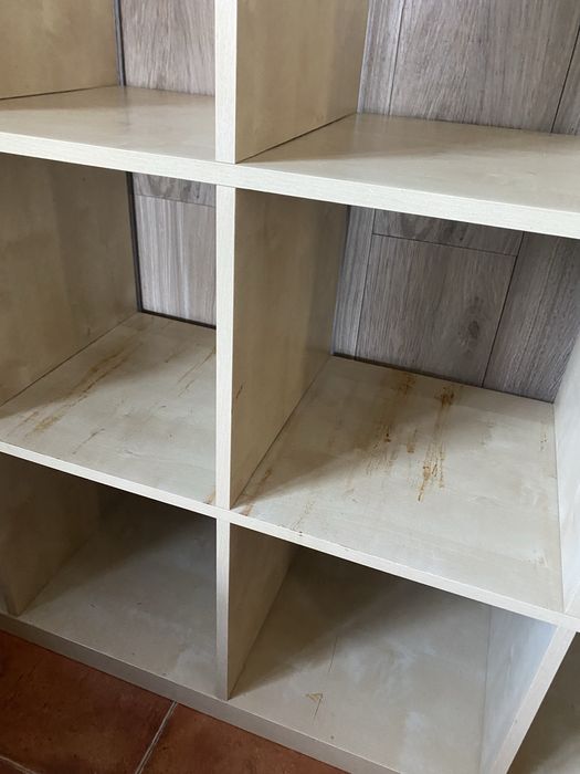 Estante Ikea Kallax com cestos