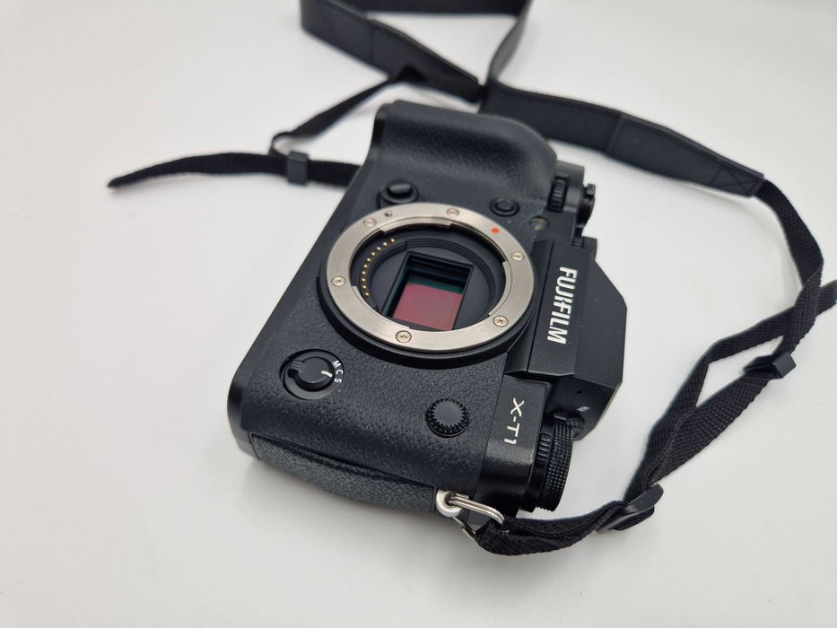 WYPRZEDAŻ Aparat Fujifilm X-T1 32GB - tylko 12 tys. zdjęć