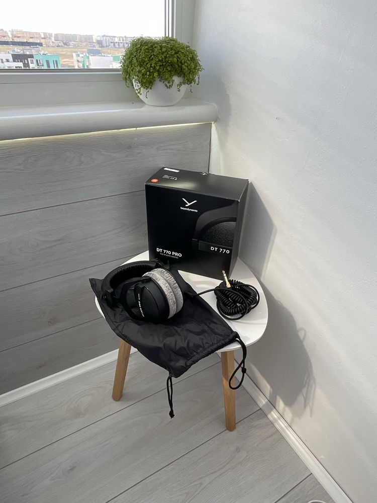 Beyerdynamic DT 770 Pro  250 Om The Studio Legend навушники студійні