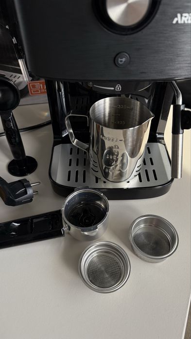 Кофемашина/кавоварка рожкова Ardesto