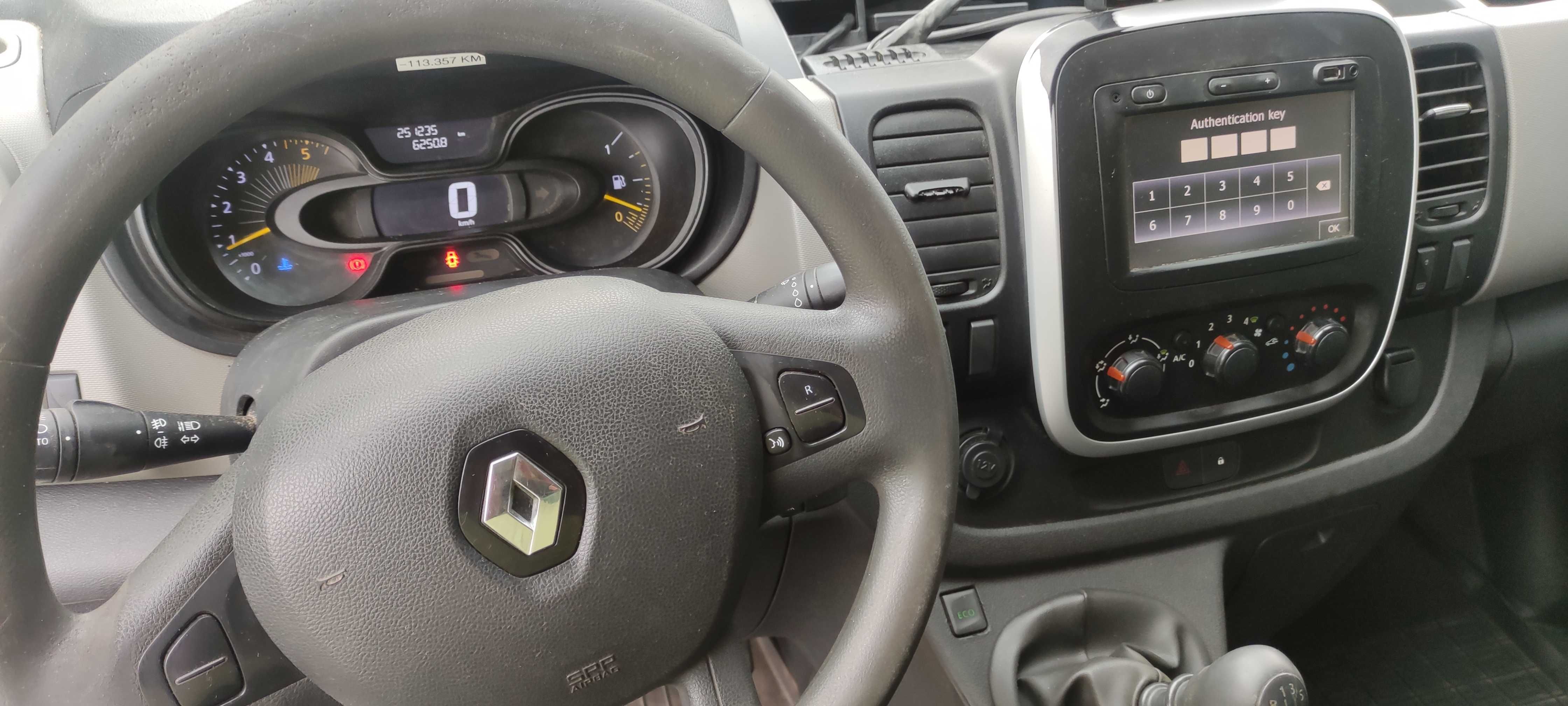 Renault Trafic Long 2016 klima 3-os 251 tys km okazja