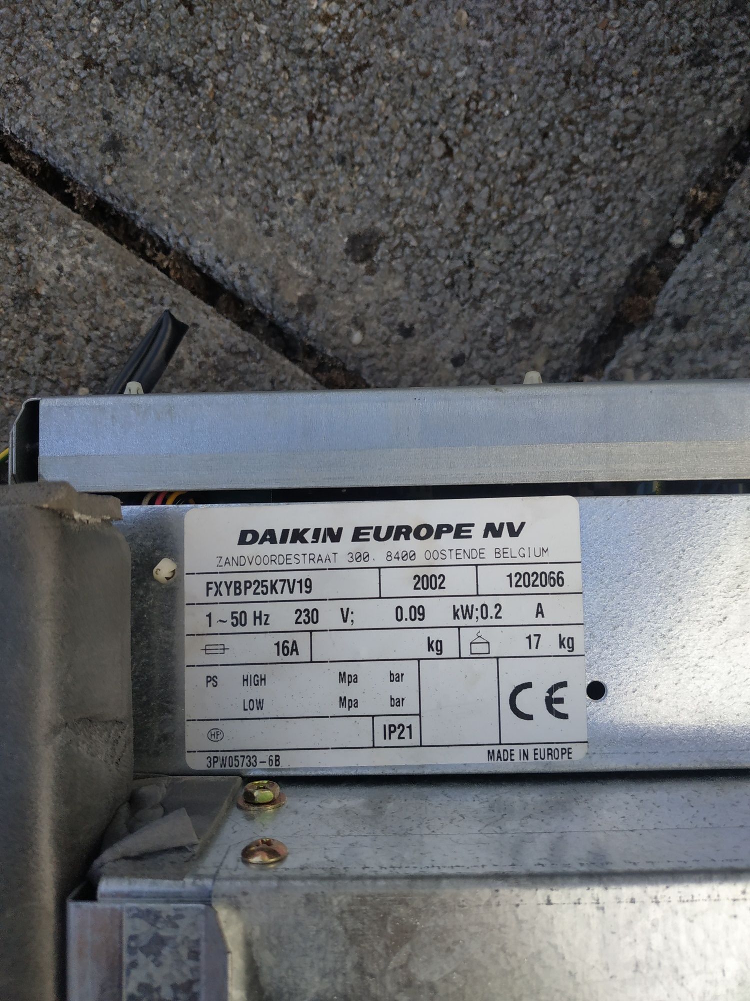 Unidades de conduta daikin fxybp25k7v19 quase novas