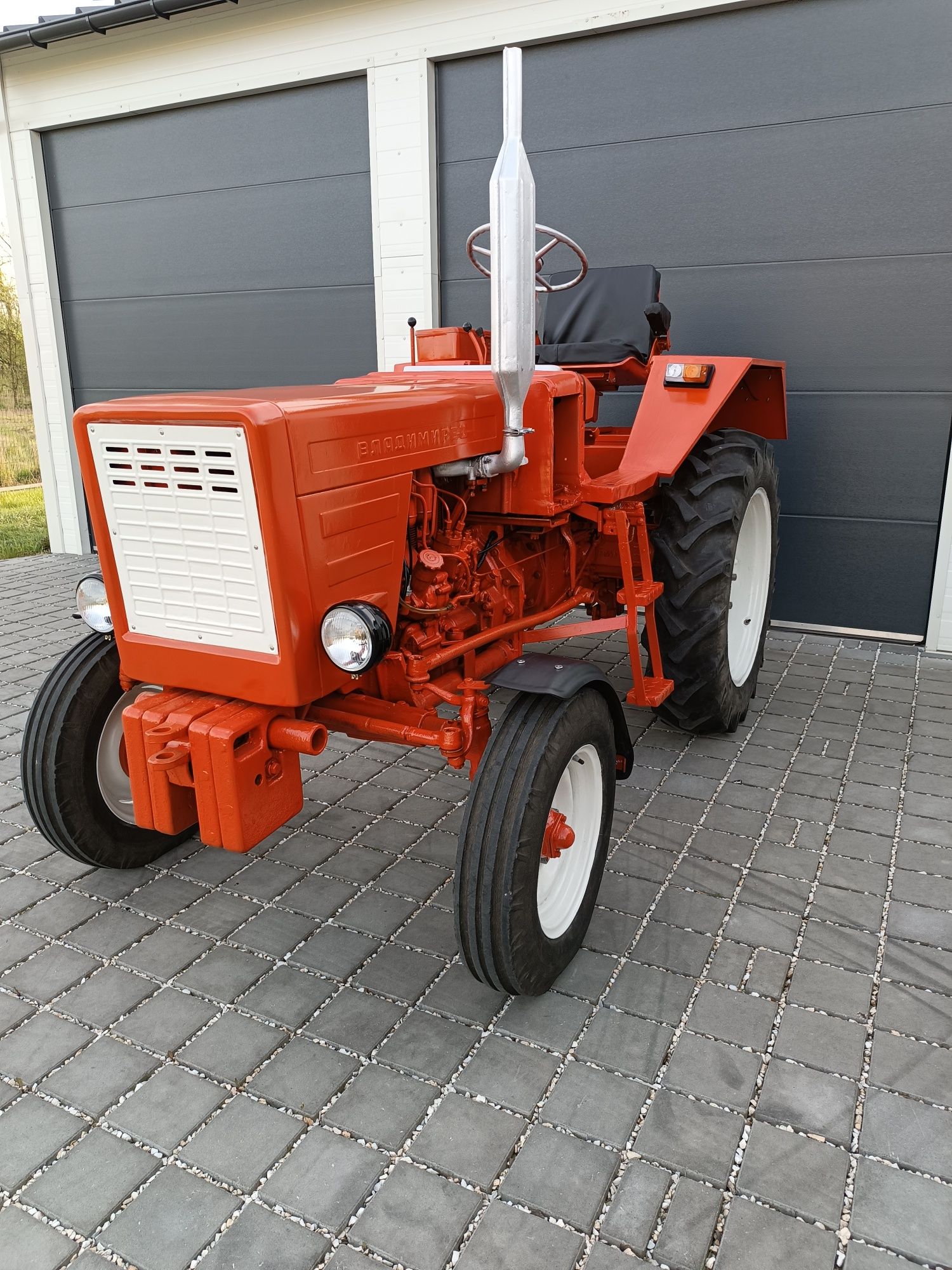 Ciągnik rolniczy władimirec t25