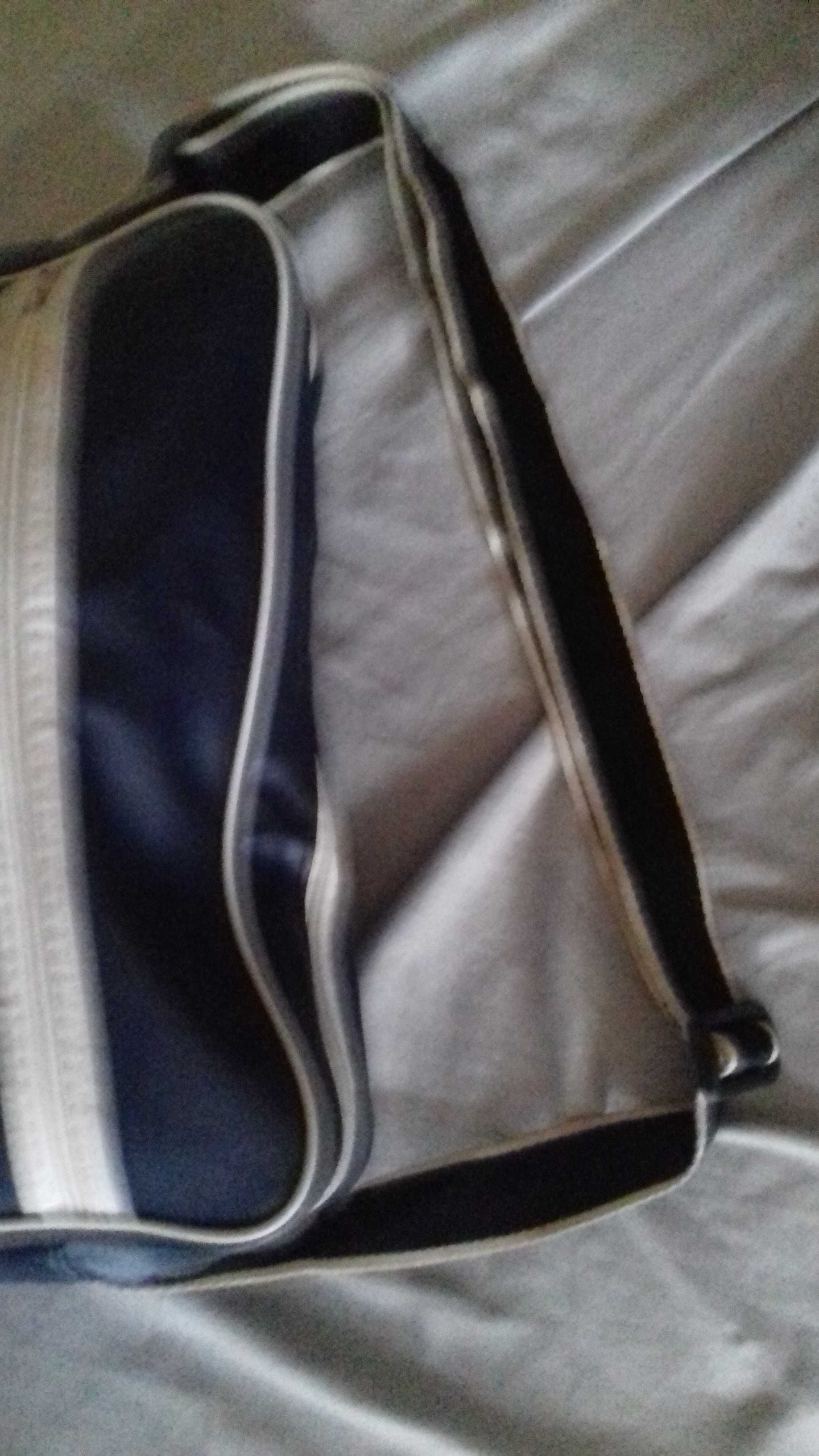 Duża torba adidas na ramie granatowa 65zl