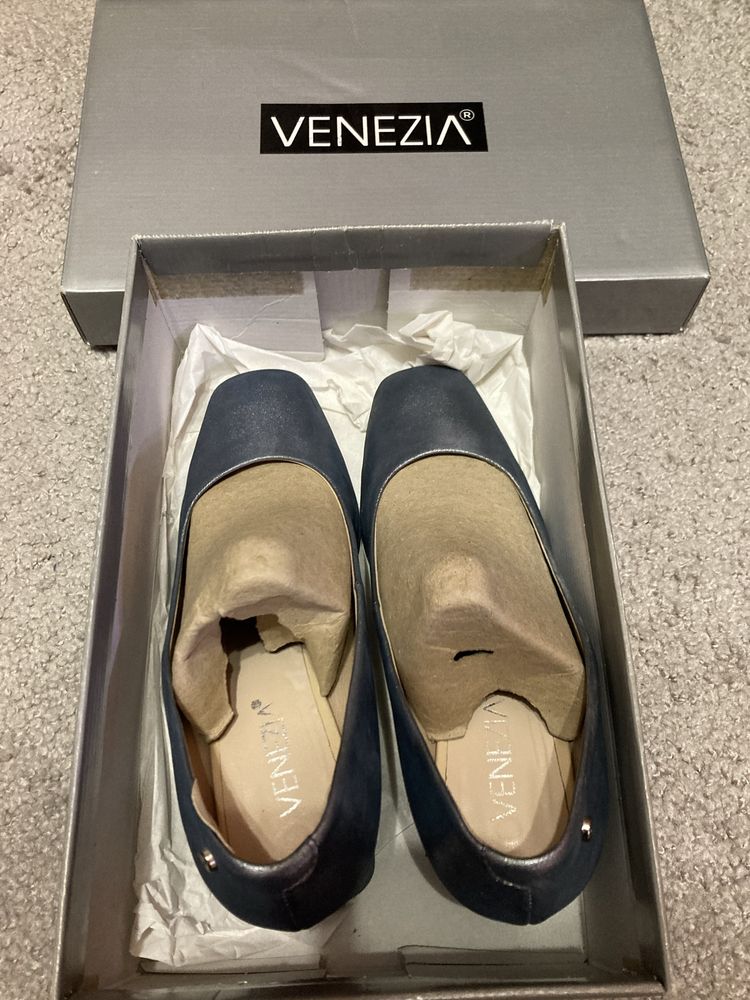 buty damskie czółenka półbuty Venezia 38  ( bardziej 37 )