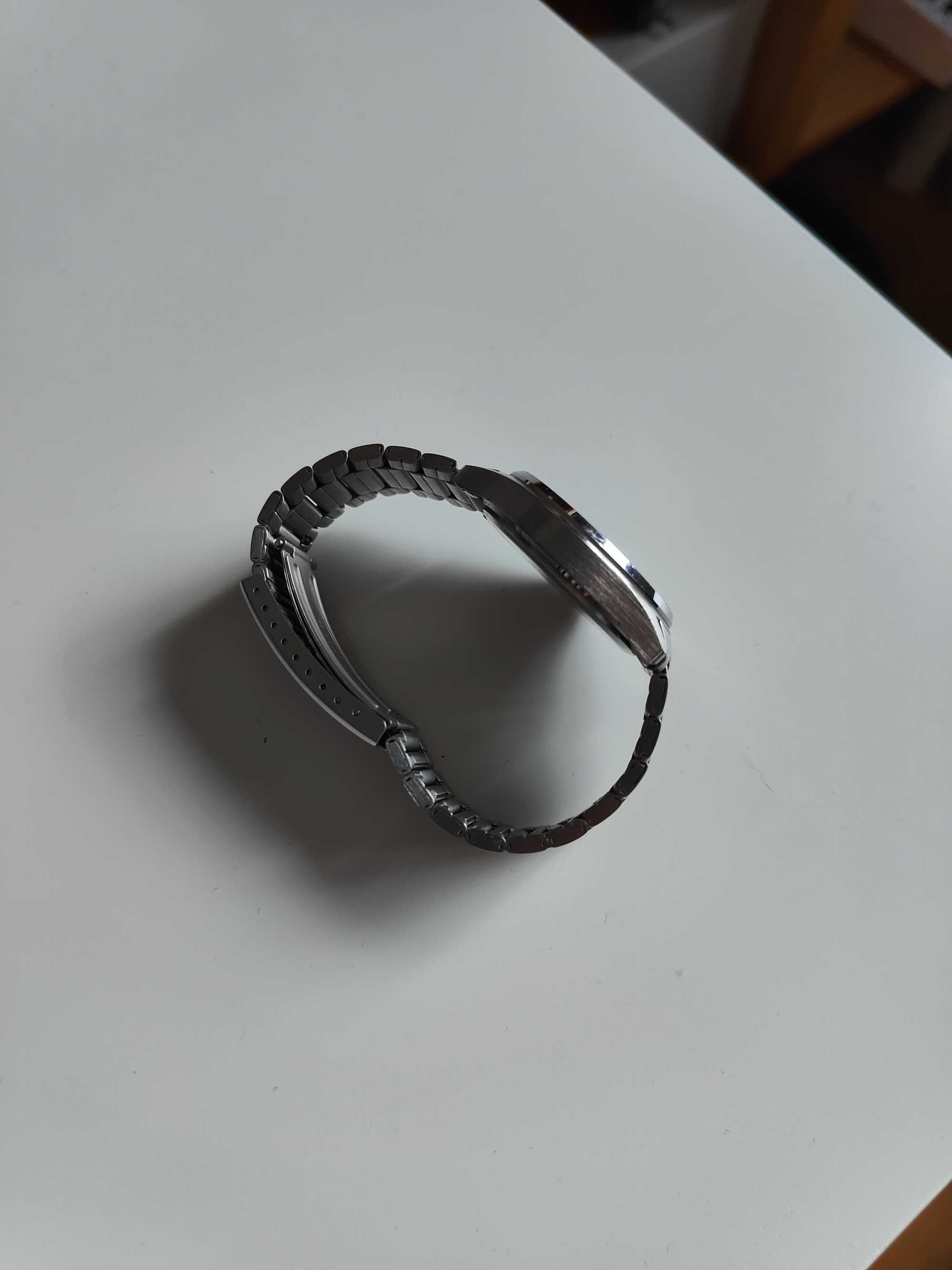 Zegarek męski Casio mtp1183 z datownikiem stan dobry