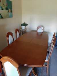 Mesa e cadeiras de sala de jantar