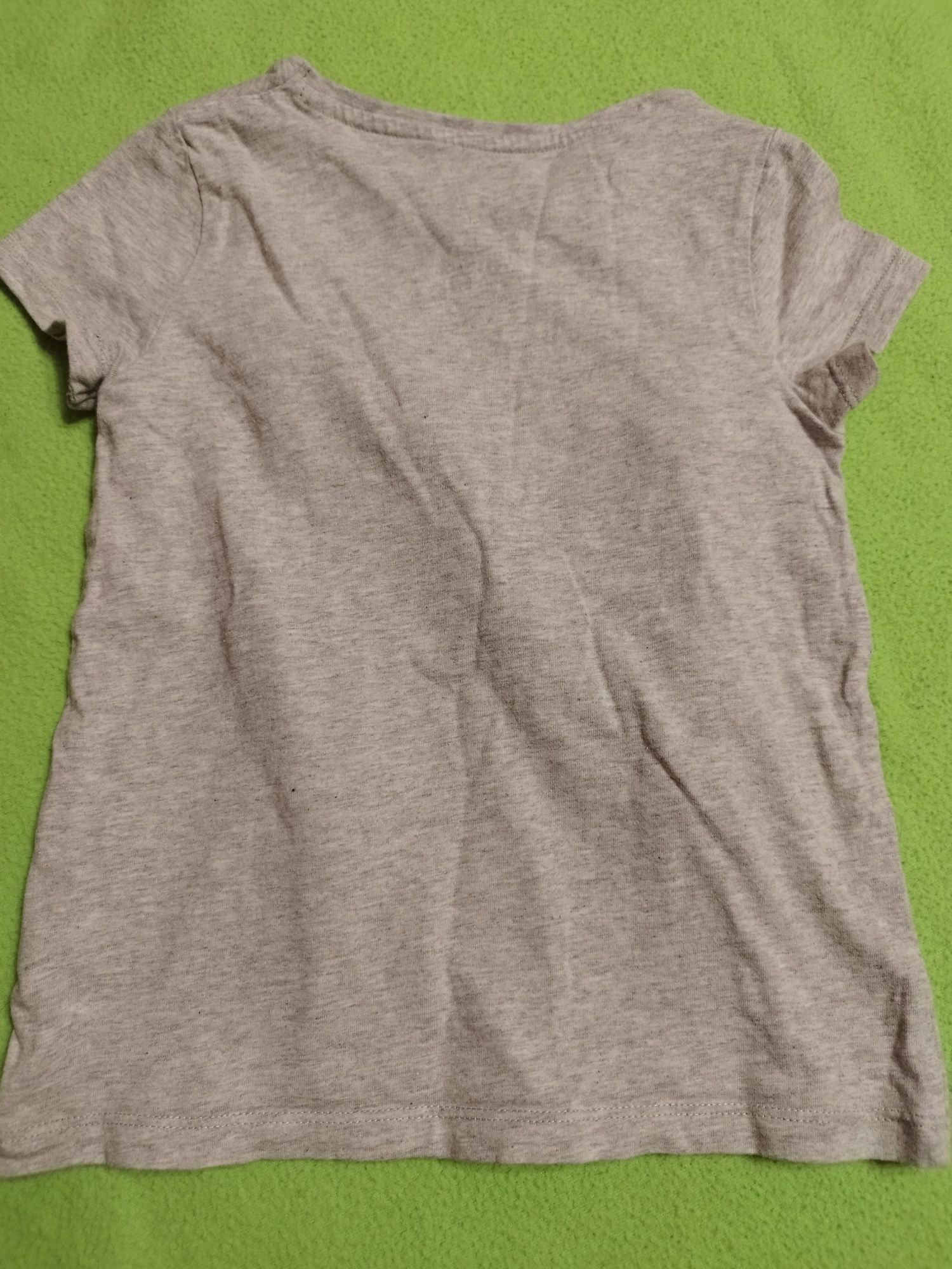 T-shirt z zajączkami 110