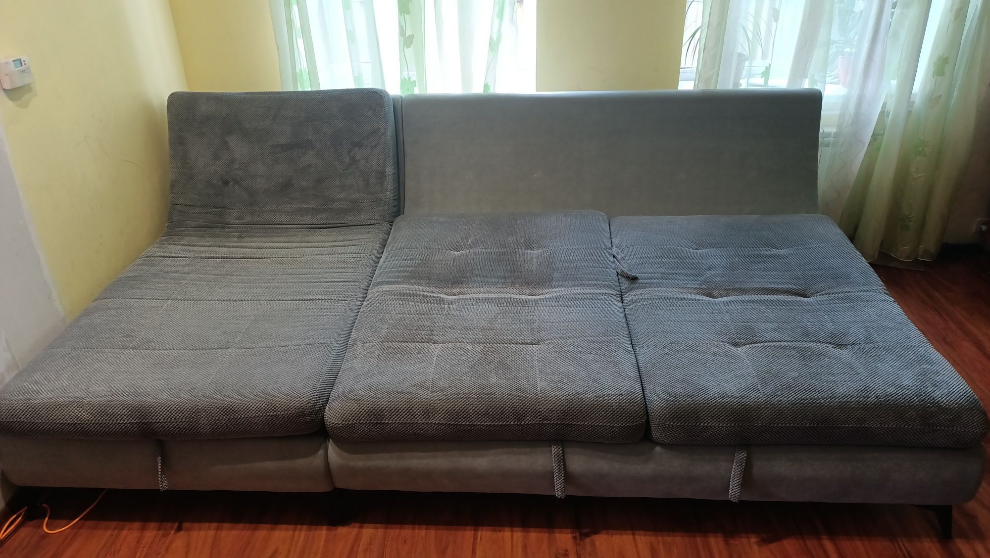 Продам диван в гарному стані