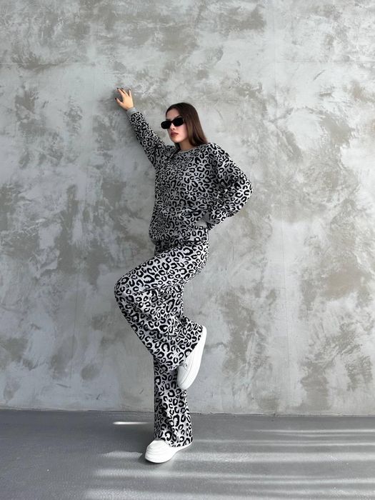 Бомбезний трикотажний костюм