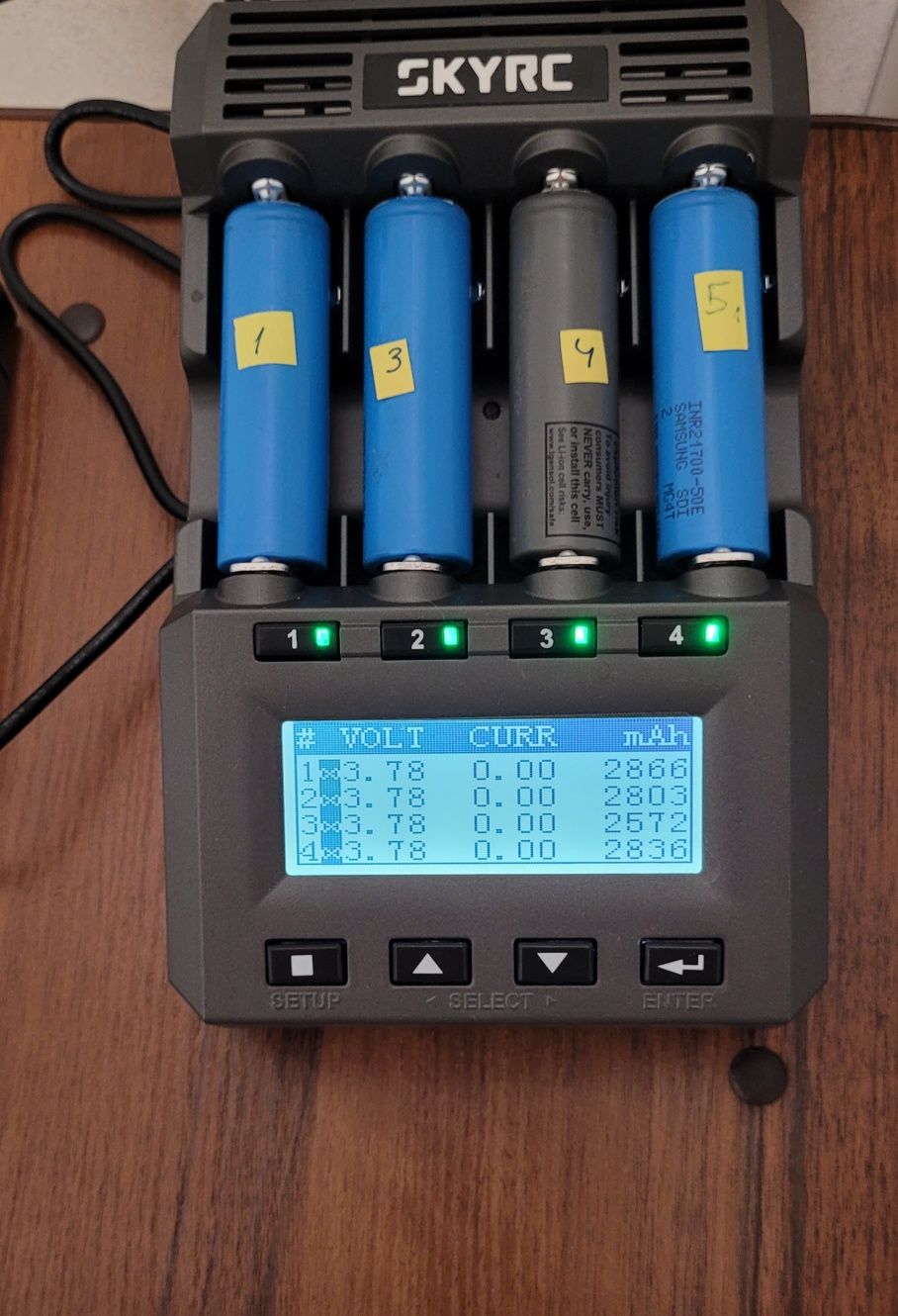 Зарядний пристрій SkyRC MC3000 (Li-ion/LTO/LiFePO4/Ni-Mh/Ni-Zn)