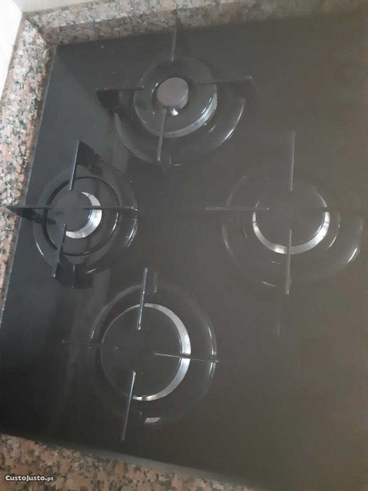 Placa vidro cerâmica a gás natural, cor preta, marca Hotpoint Ariston
